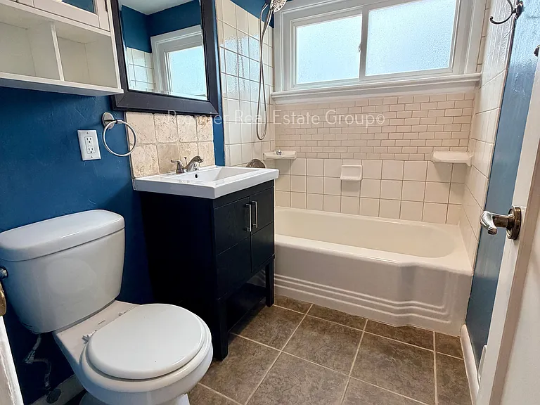 2140 Robin Dr — Photo 17