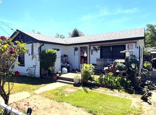 844 NE Johnson St, Myrtle Creek, OR 97457