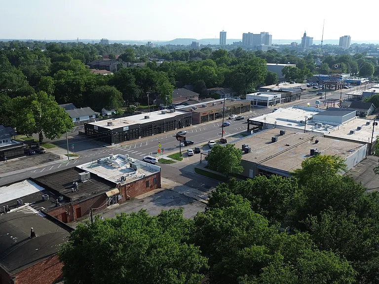 1006 S Saint Louis Ave #B — Photo 4