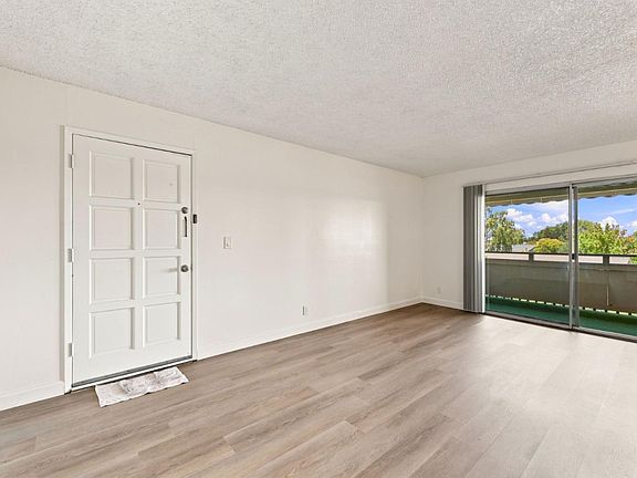5th image of 2745 Mauricia Ave #B
