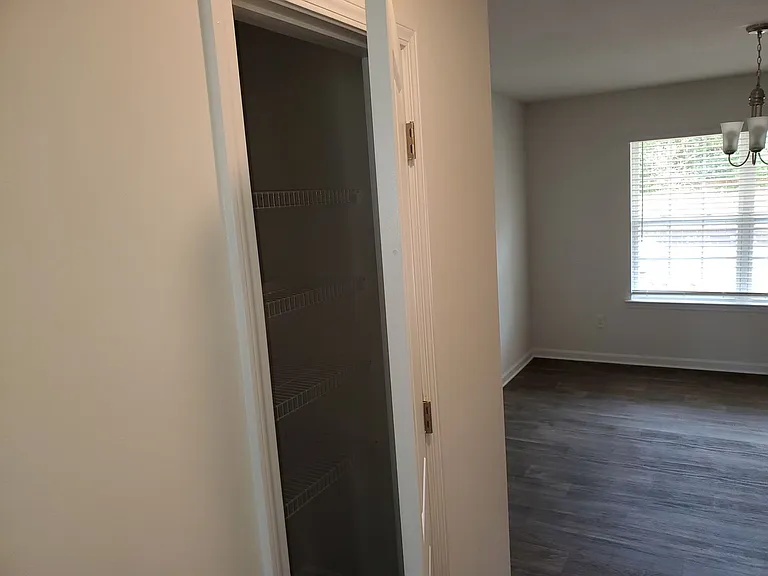 508 Elmwood Pond Ct — Photo 9