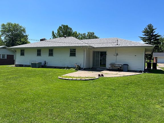 3rd image of 13 Kellwood Dr