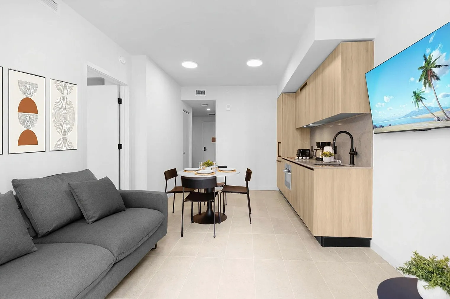 2 bed, 2.0 bath, 656 sqft, $4,025 — Photo 1