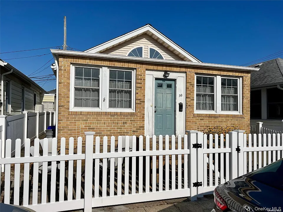 30 Wisconsin St #HOUSE