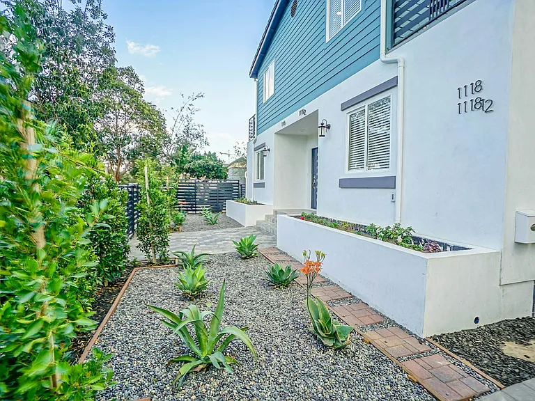 1116 1118 1/2 West 39th Pl — Photo 37