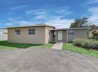 1198 NE 196th St, Miami, FL 33179
