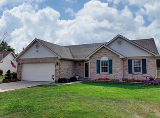 1074 Windsor Crossing Ln, Tipp City, OH 45371