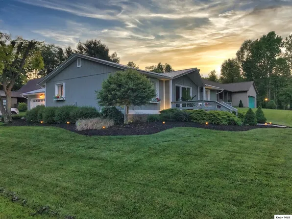 1137 Apple Valley Dr, Howard, OH 43028