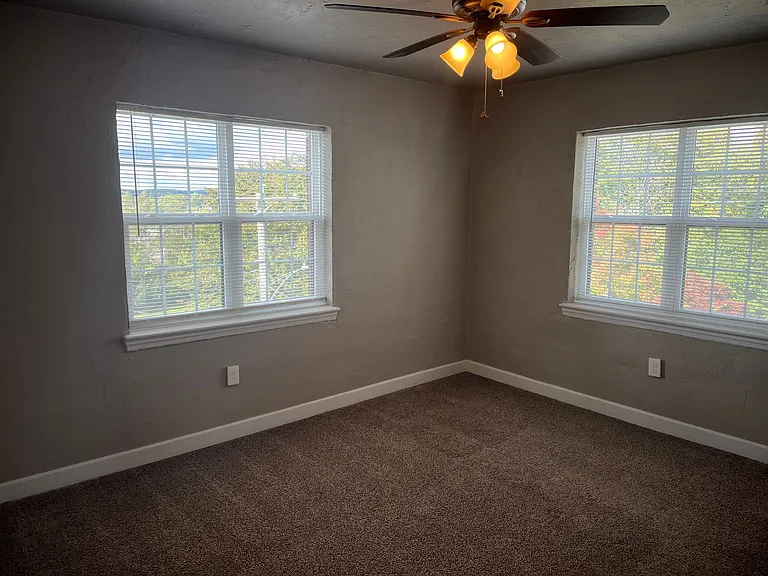 Elm Terrace Apartments — Photo 18