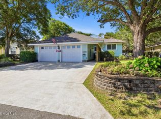 18 Greenview Dr, Oak Island, NC 28465