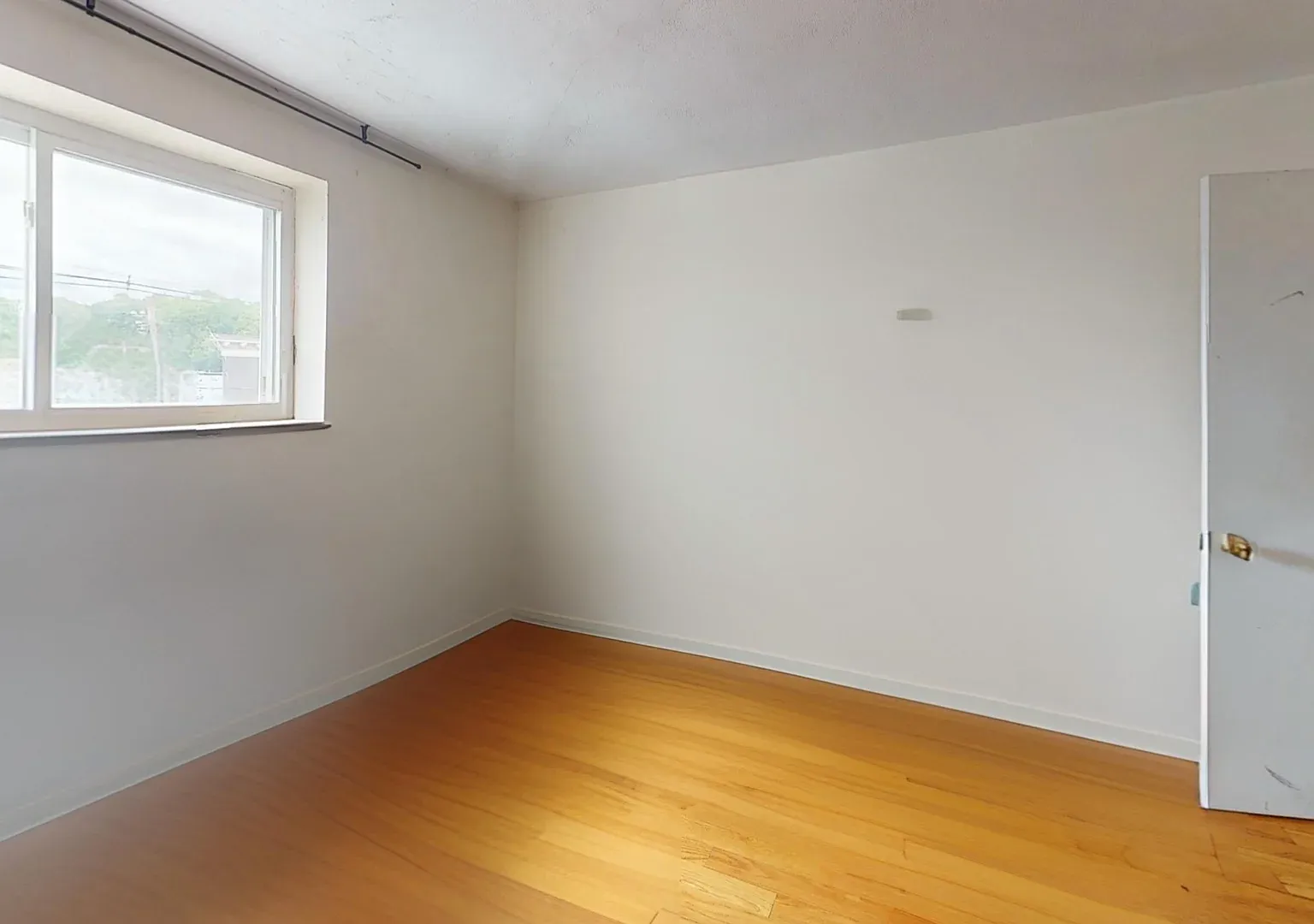 2 bed, 650 sqft, $2,275 — Photo 3