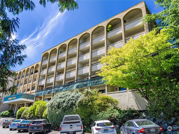 2929 76th Avenue SE #202, Mercer Island, WA 98040