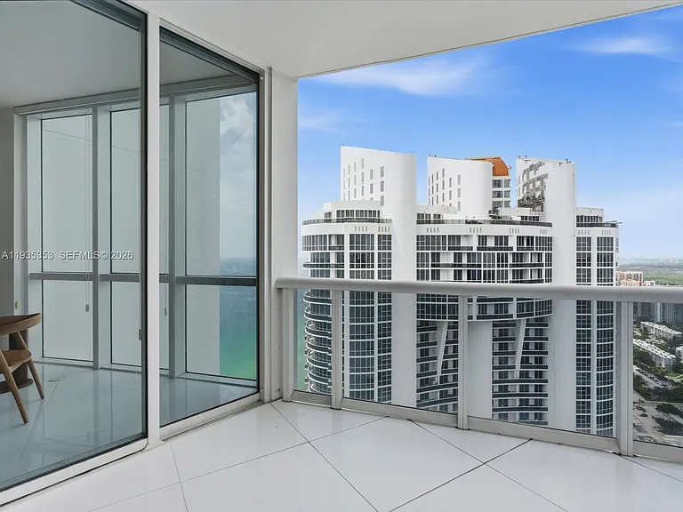 18201 Collins Ave #5508 — Photo 14
