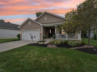 9560 Ravinia Dr, Olmsted Falls, OH 44138