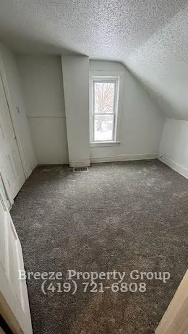 2564 Foraker Ave - 2beds 1bath — Photo 4