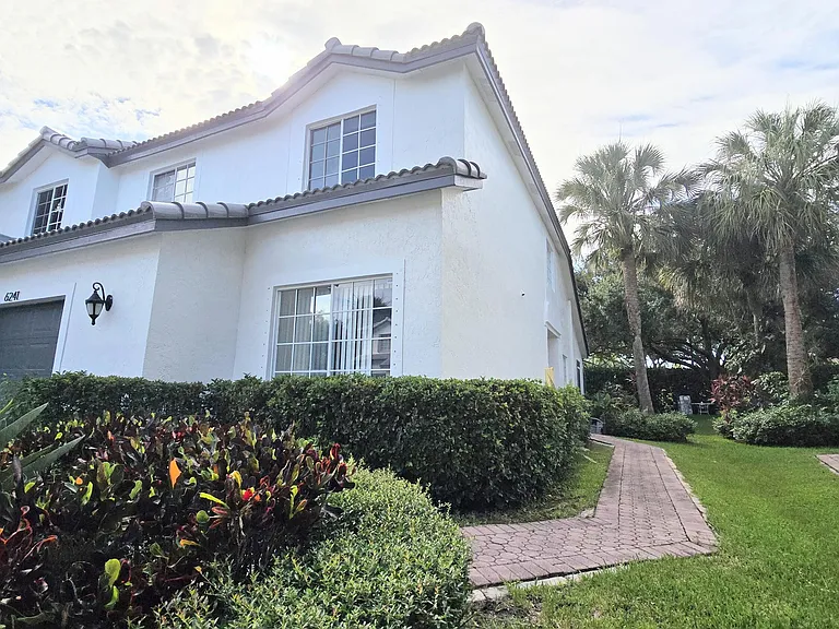 6241 NW 74th Ct — Photo 27