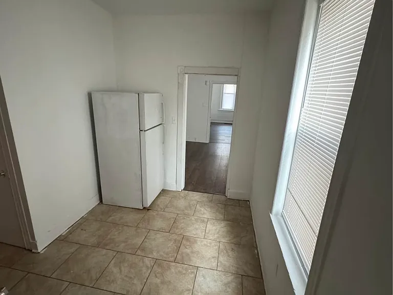 1640 Allengrove St #2 — Photo 5