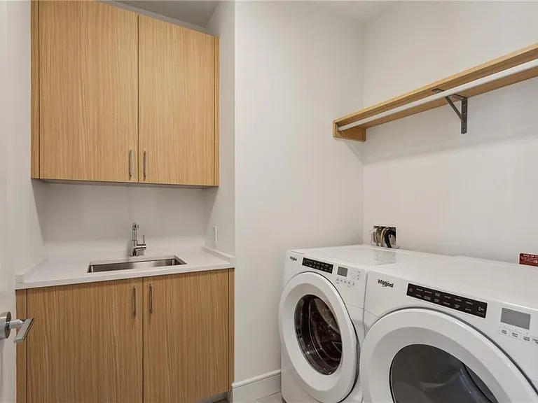 2425 Peachtree Rd NE #403 — Photo 17