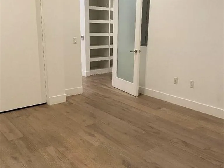 210 N Monterey St #505 — Photo 9