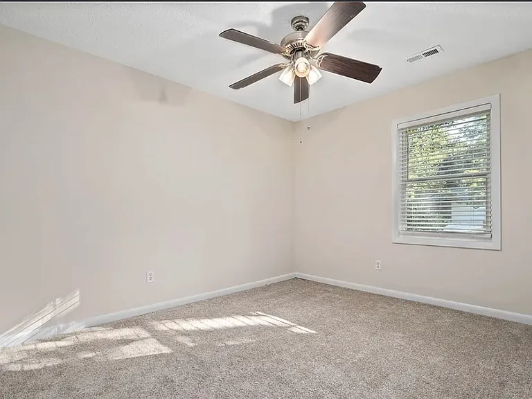 7028 Calamar Dr — Photo 16