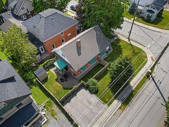 4th image of 60 Wellington St