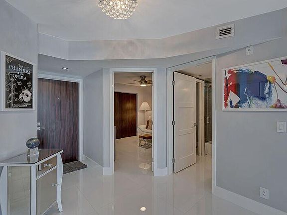 3rd image of 523 Bay Colony Dr N