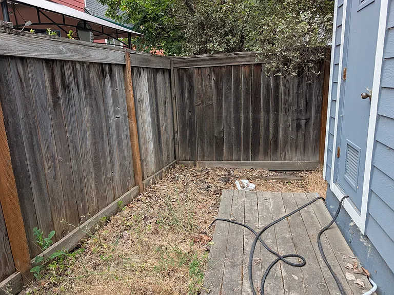 1447 Maple Ave — Photo 13