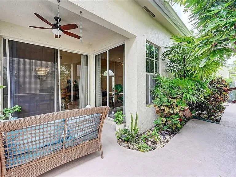 8171 Hampton Wood Dr — Photo 22