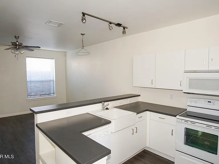 6262 Woodrow Bean Transmountain Dr #20 — Photo 6