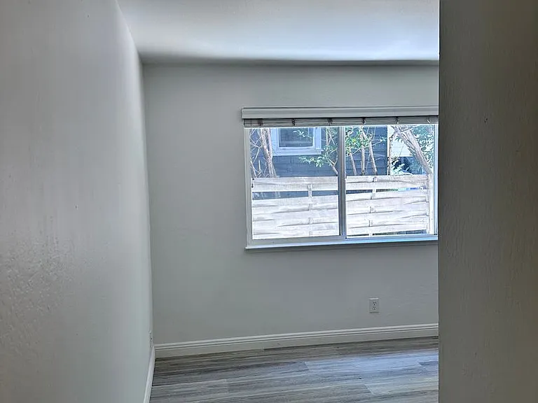 Tyb - 1120 Douglas Av. — Photo 8
