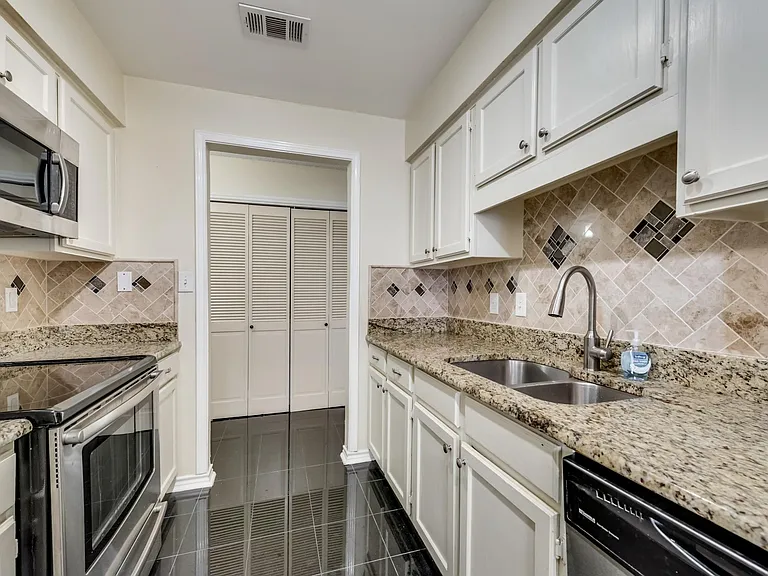 8600 Coppertowne Ln #1901 — Photo 6