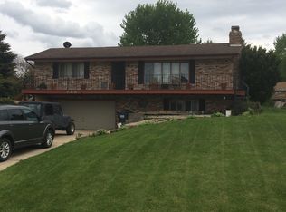 768 E Azalea Ter, Beloit, WI 53511