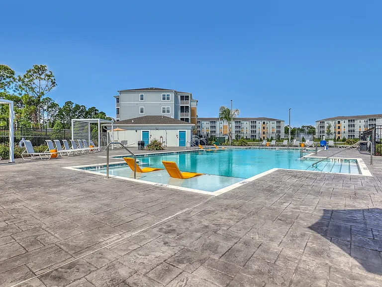 Palm Breeze Apartments — Photo 47