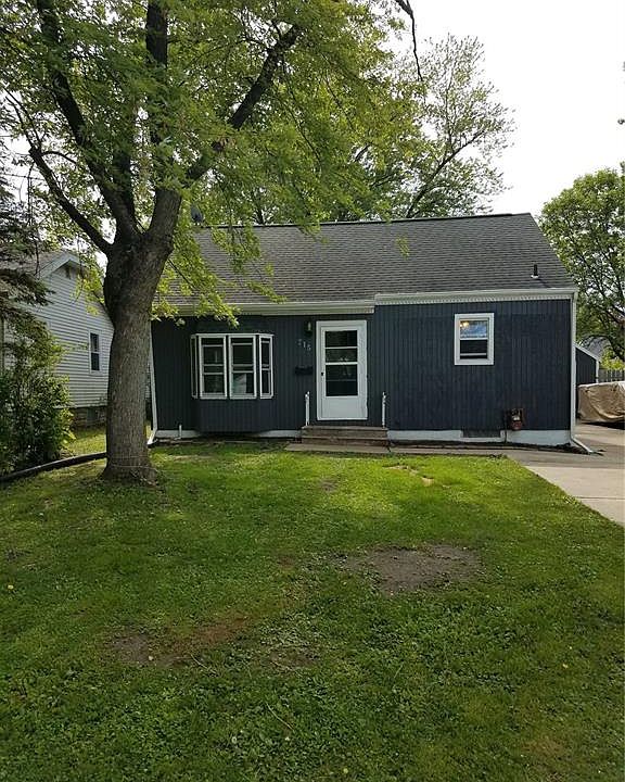 1st image of 715 31st St SE