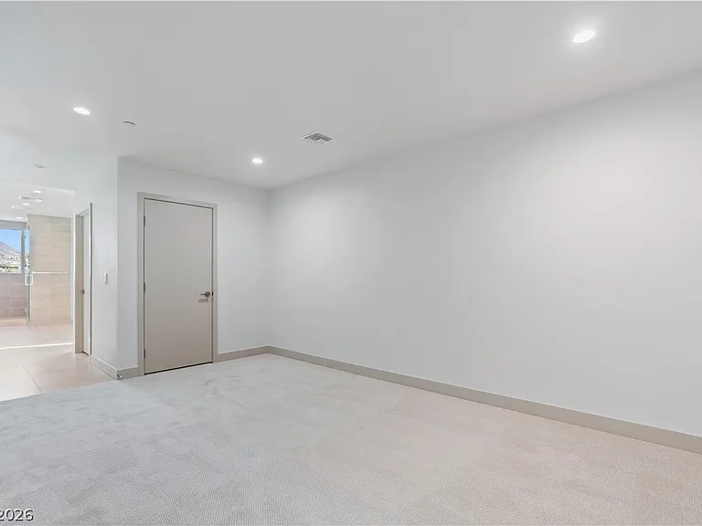66 Lakefront Dr — Photo 39