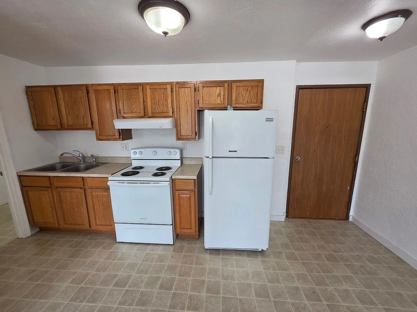 153 E 2nd Street — Photo 2