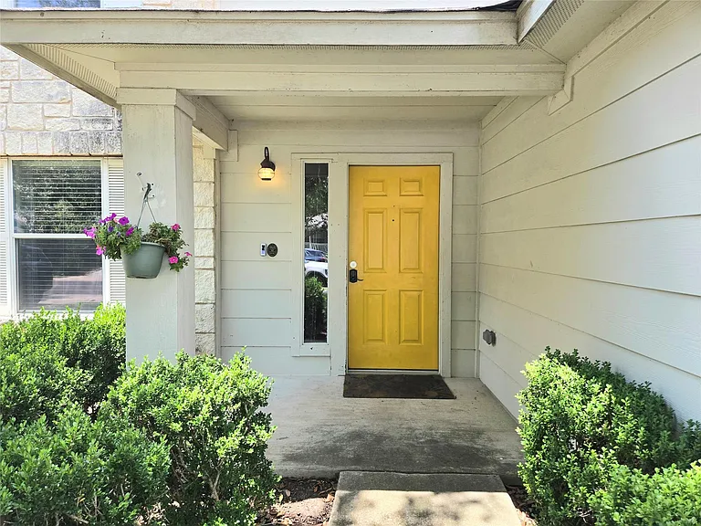 809 Sheraton Ave — Photo 3
