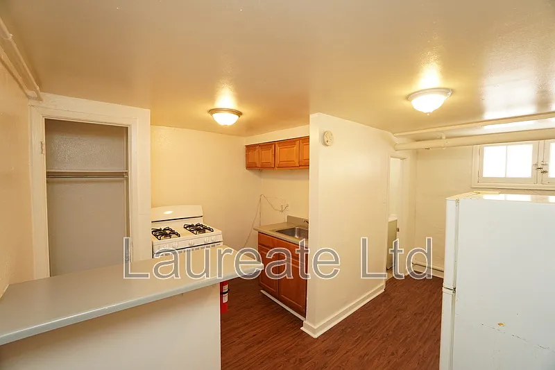 Studio, 1.0 bath, 500 sqft, $695 — Photo 2