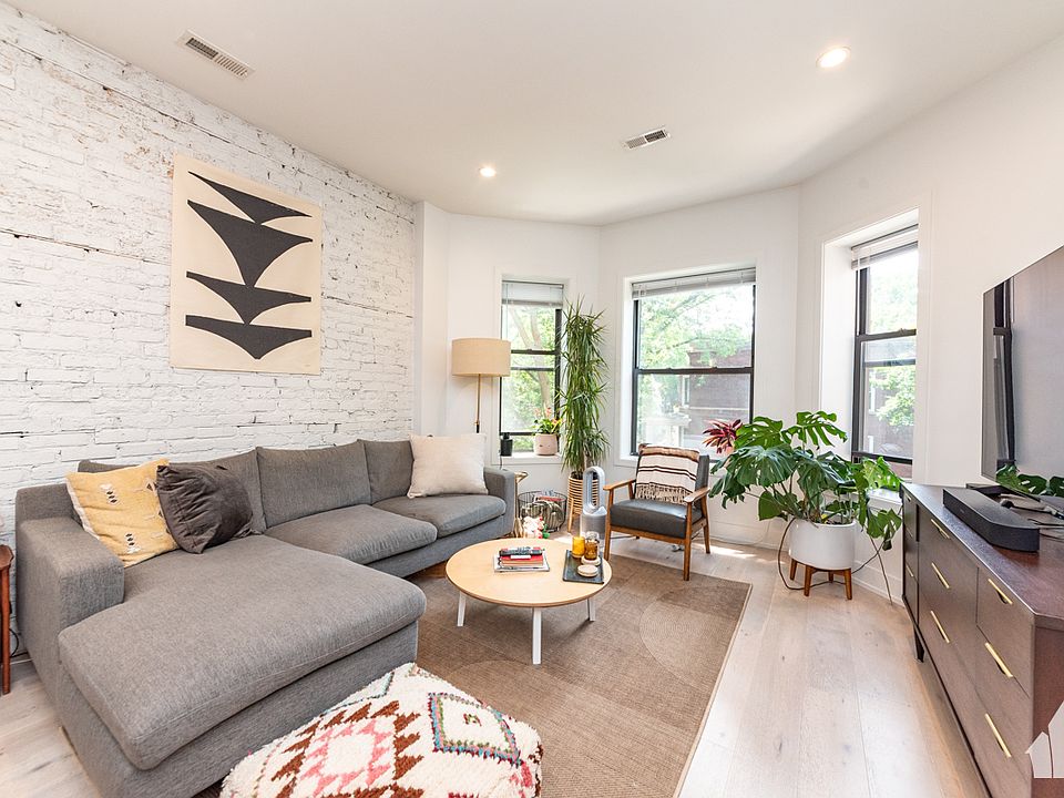 1st image of 1336 W Bryn Mawr Ave APT 3