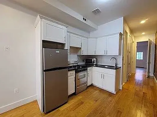 Rented by MySpaceNYC | media 24