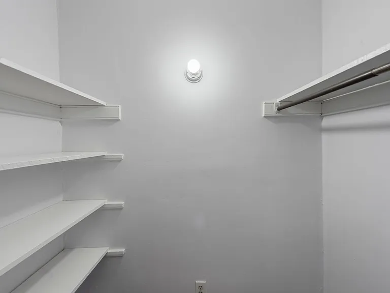 105 Saint Laurence Rd — Photo 13