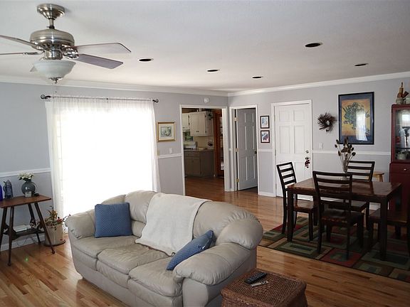 4th image of 178 Karen St