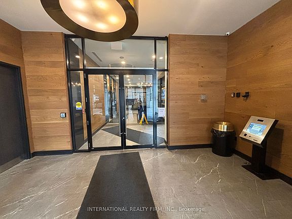 3rd image of 145 Columbia St W #1925