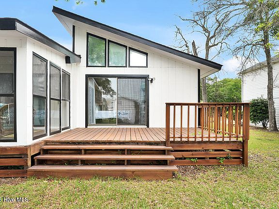 5th image of 3307 E Oak Island Drive