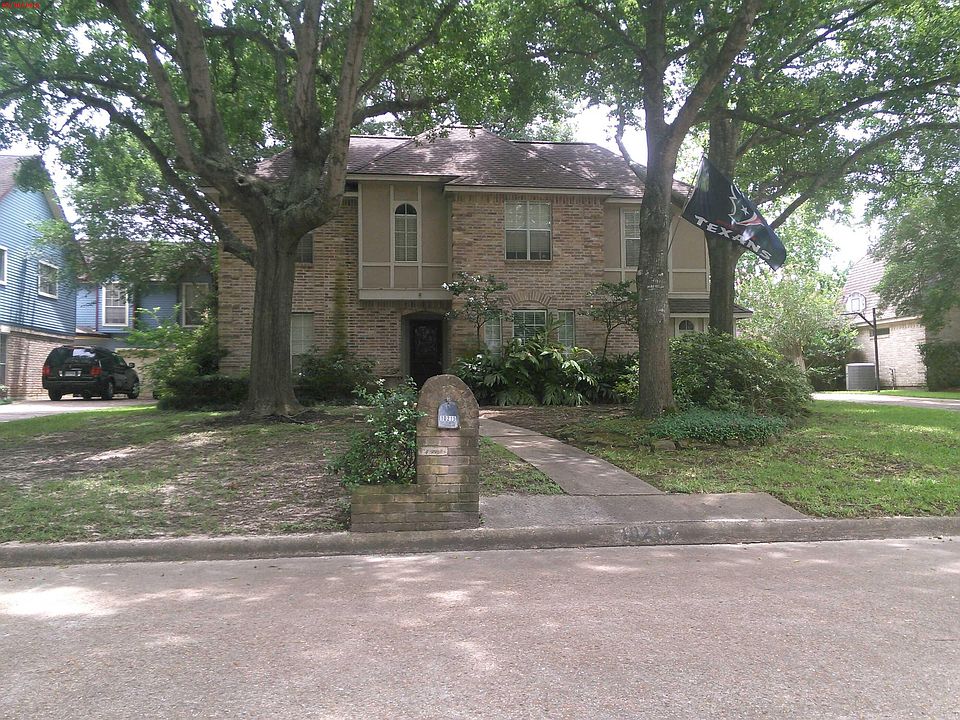 1st image of 10215 Cutting Horse Ln