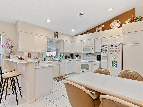 3rd image of 7842 Stirling Bridge Blvd S