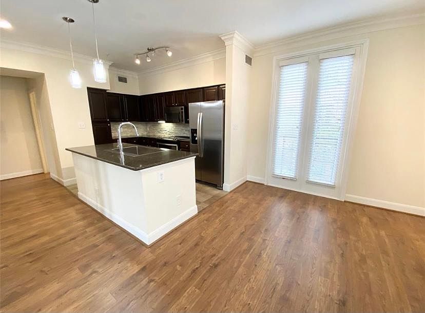 1st image of 8601 Thackery St #91