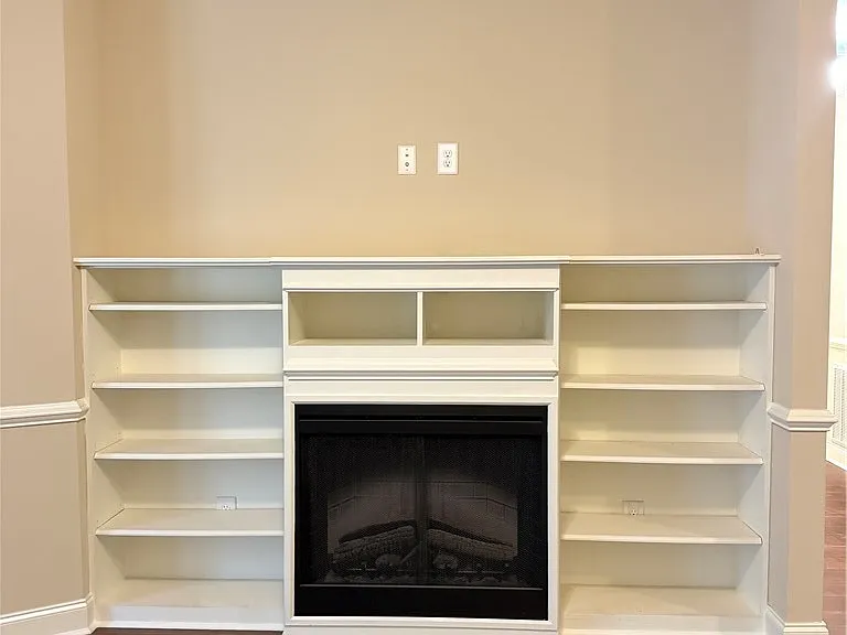 321 Gallery Dr #102 — Photo 12