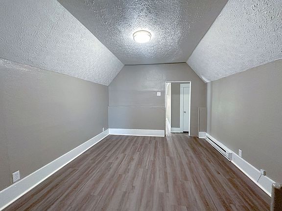 5th image of 606 E Jefferson St #107