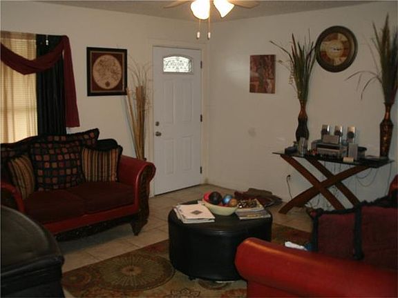 2nd image of 1928 Jackson Ave